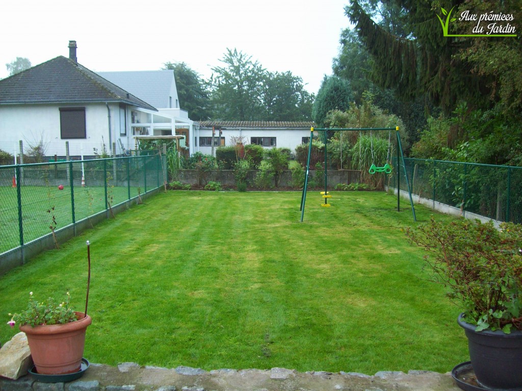 Jardin après tonte et entretien par nos soins. Septembre 2015